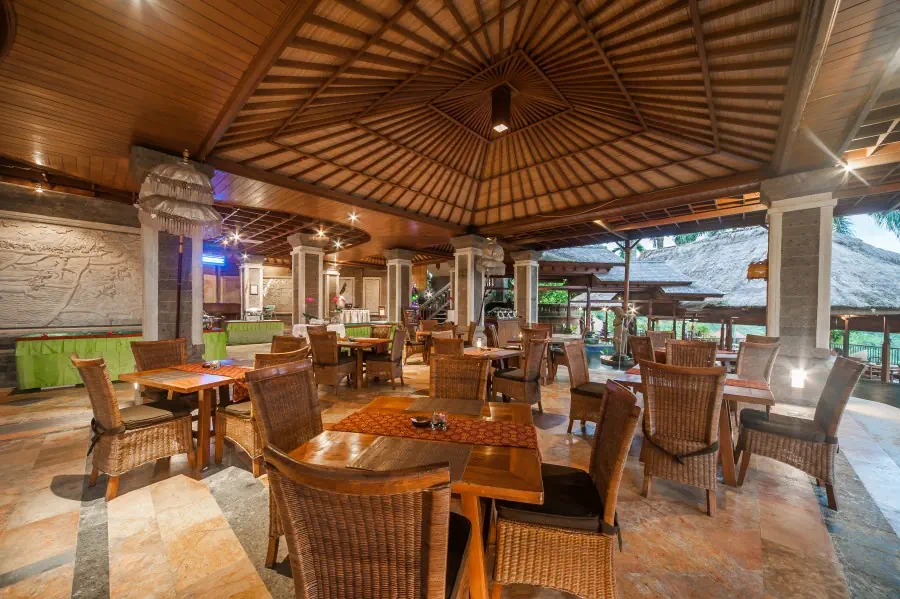 Restaurant viewing fish pond